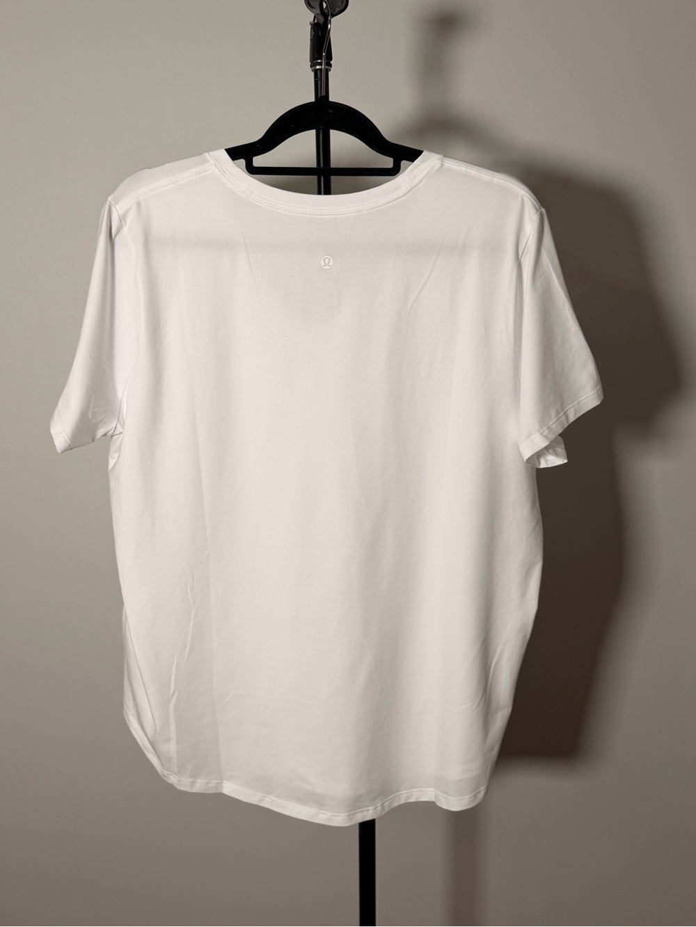 NWOT New Lululemon Love V-Neck T-Shirt - Picture 5 of 7